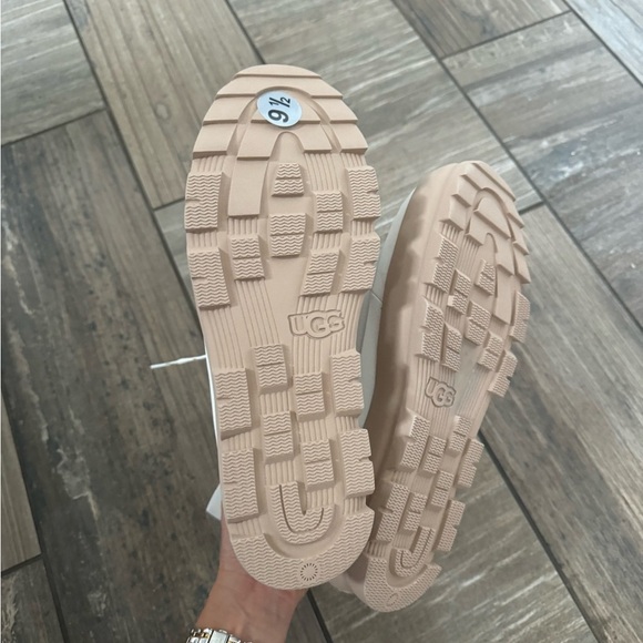 UGG Lug Platform Lace-Up Combat Boot Women’s size 9.5 - Picture 11 of 11